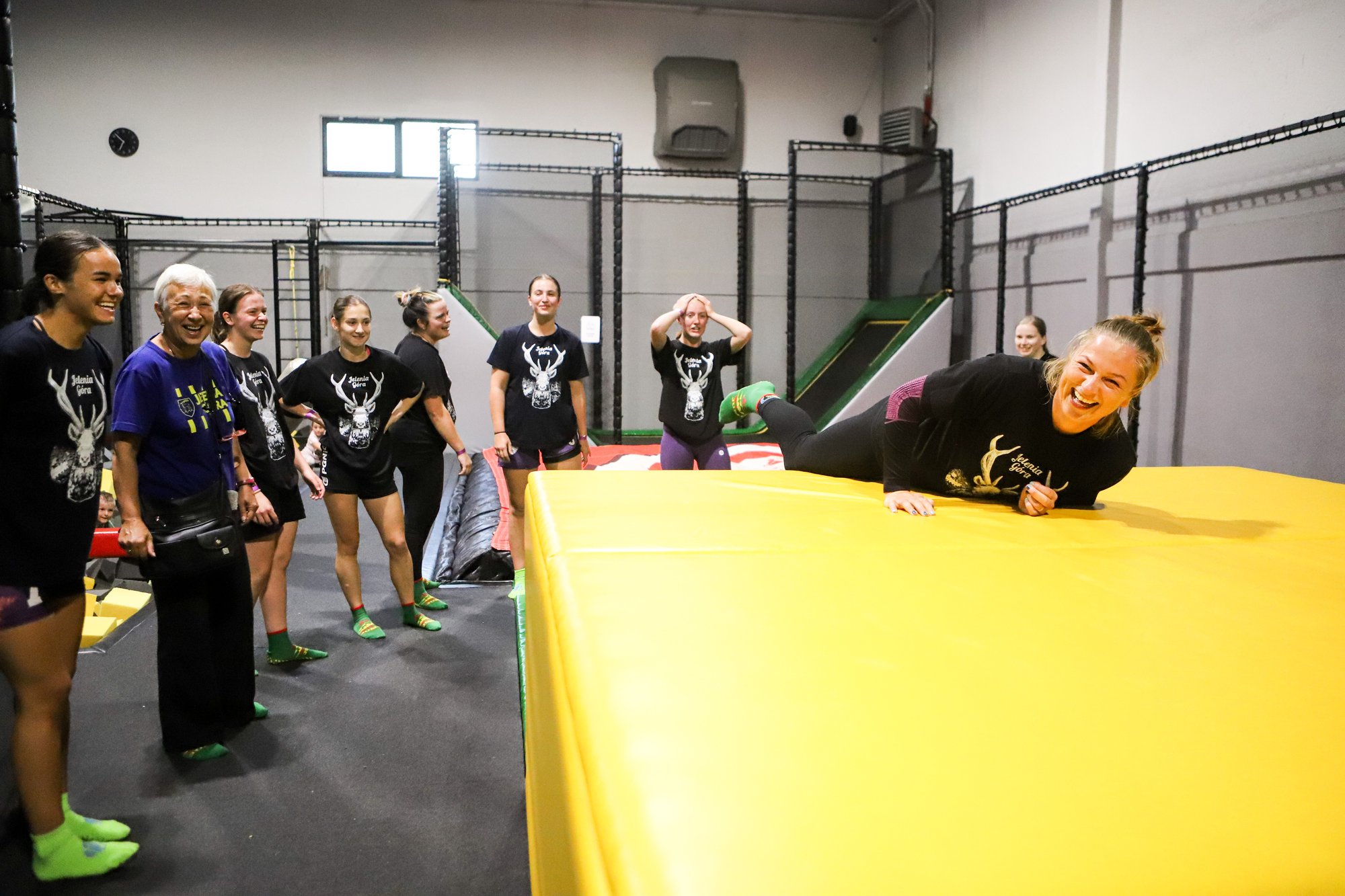 szczypiornistki-trenoway-na-trampolinach-98864