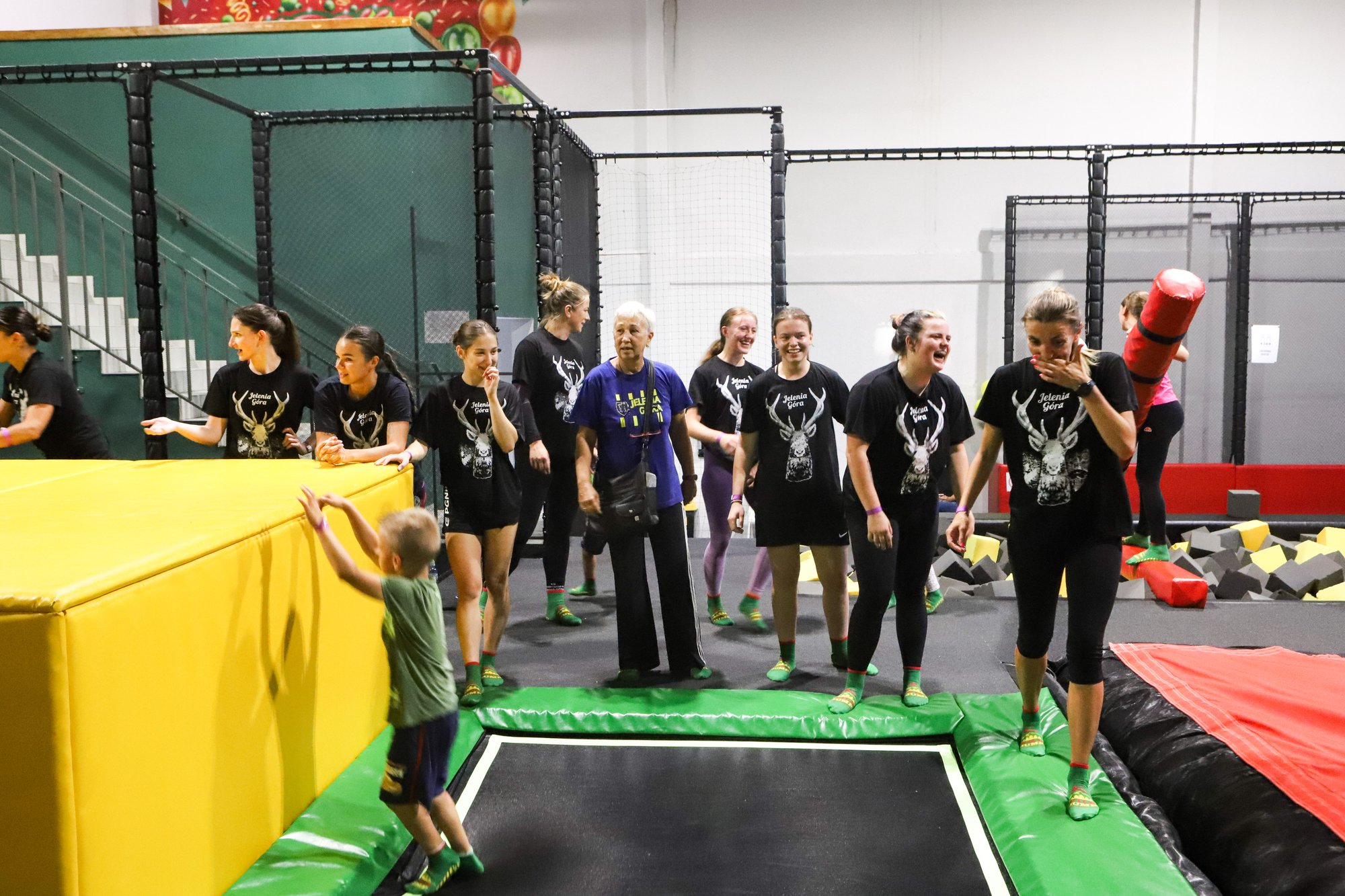 szczypiornistki-trenoway-na-trampolinach-98864
