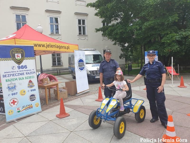 na-placu-piastowskim-bezpieczne-wakacje-98913