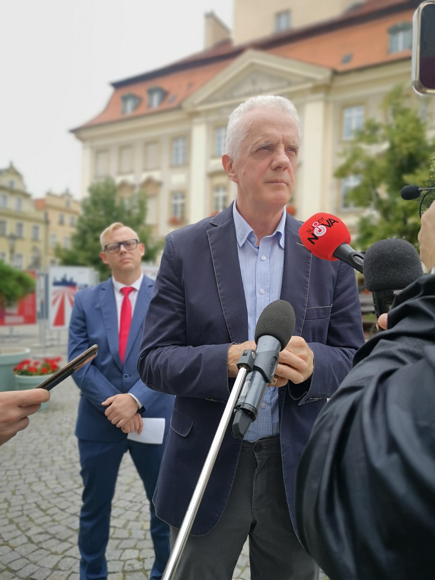 za-przepacone-inwestycje-obnizka-pensji-dla-prezydenta-jeleniej-gory-99099