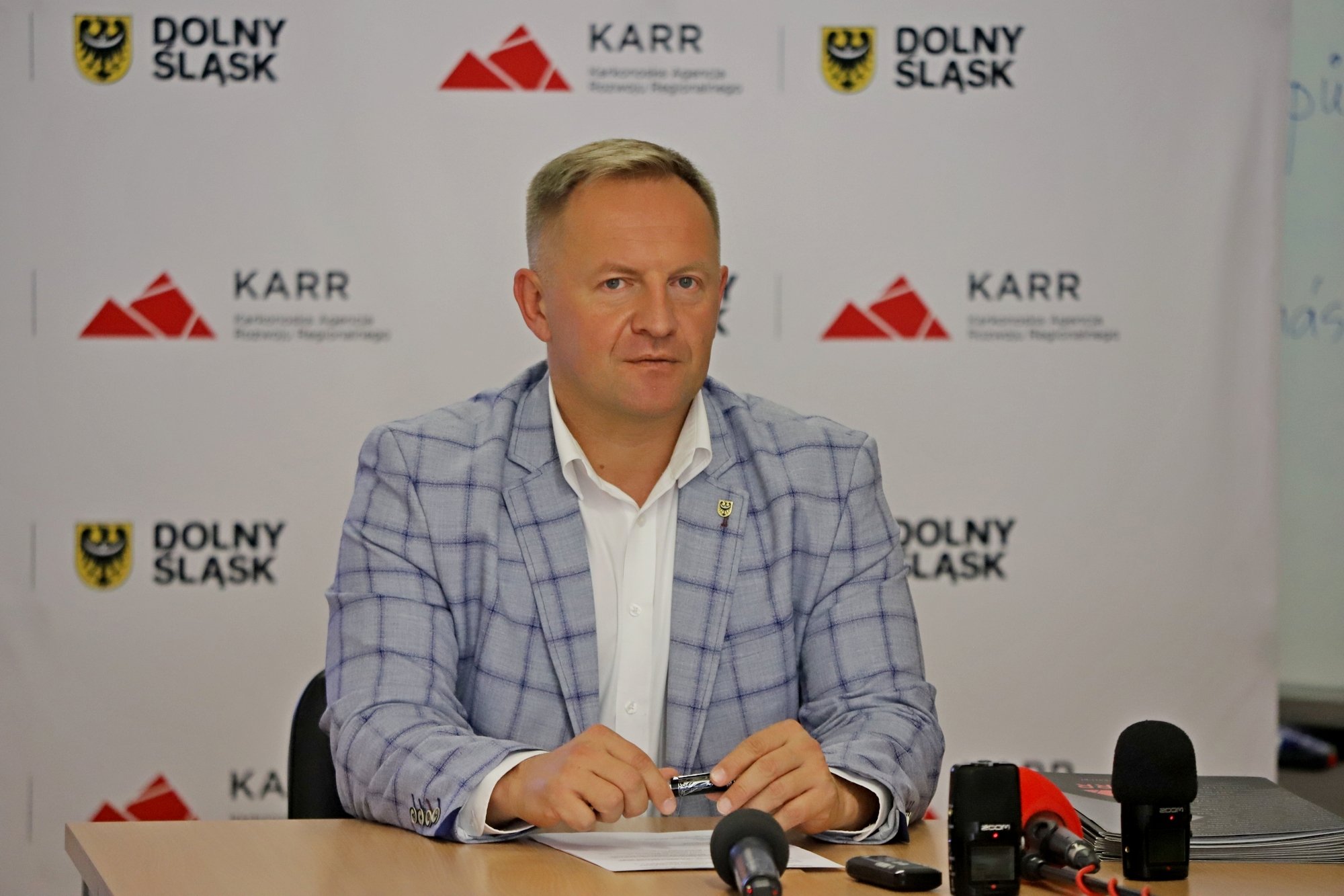 zapros-sasiada-do-kina-mamy-wejsciowki-99123
