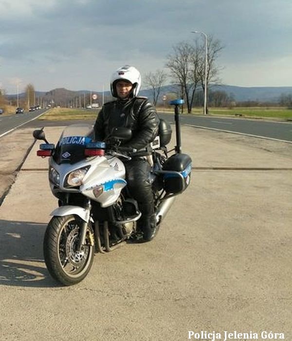 policjant-po-suzbie-zatrzyma-pijanego-kierowce-99194