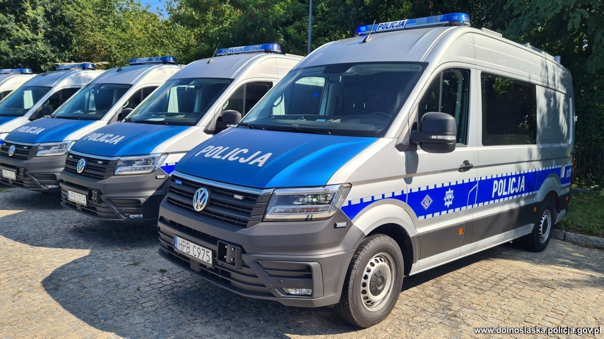 nowe-radiowozy-dla-dolnoslaskiej-drogowki-99251