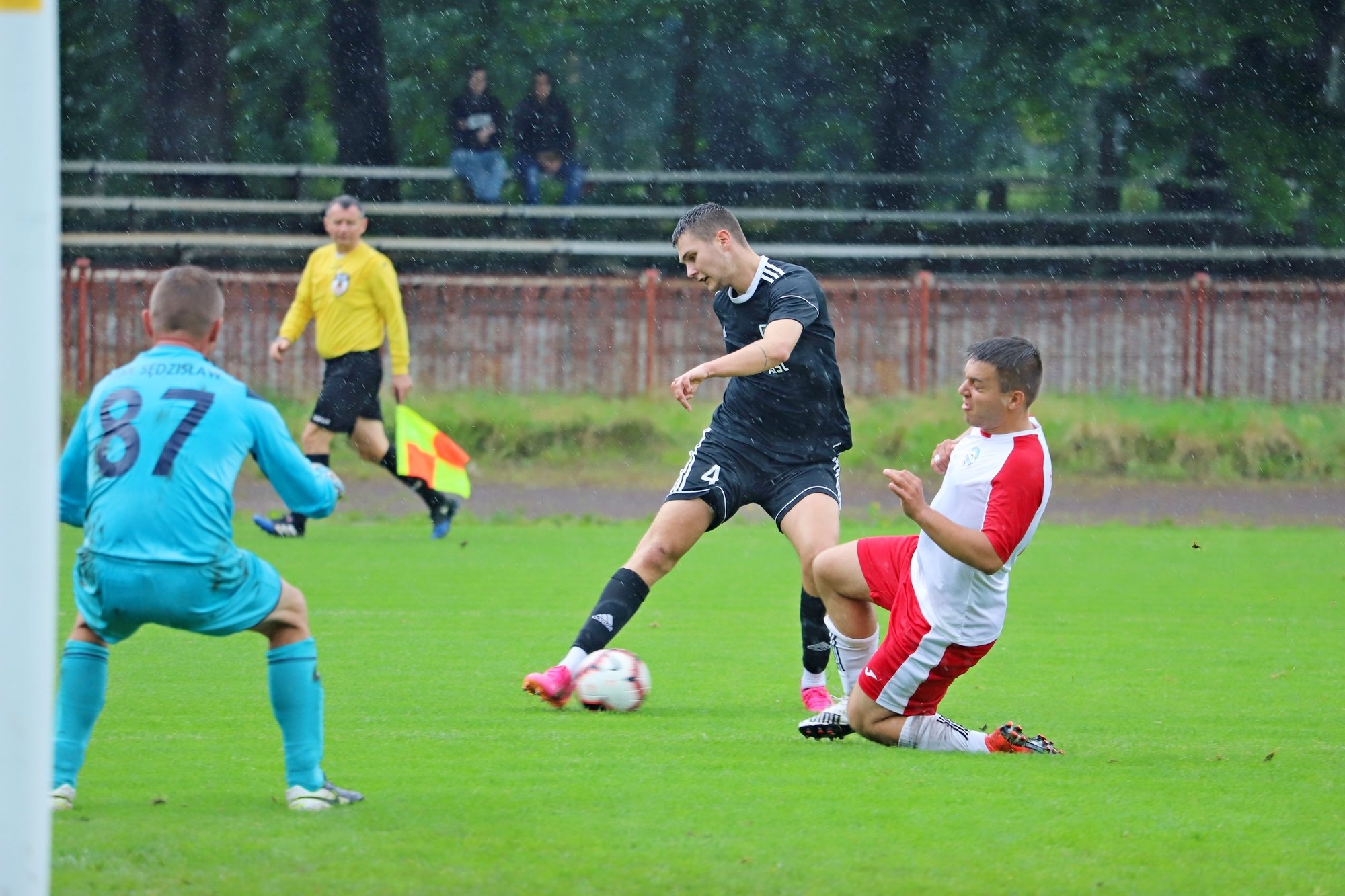 rezerwy-karkonoszy-zdemoloway-przeciwnika-99306