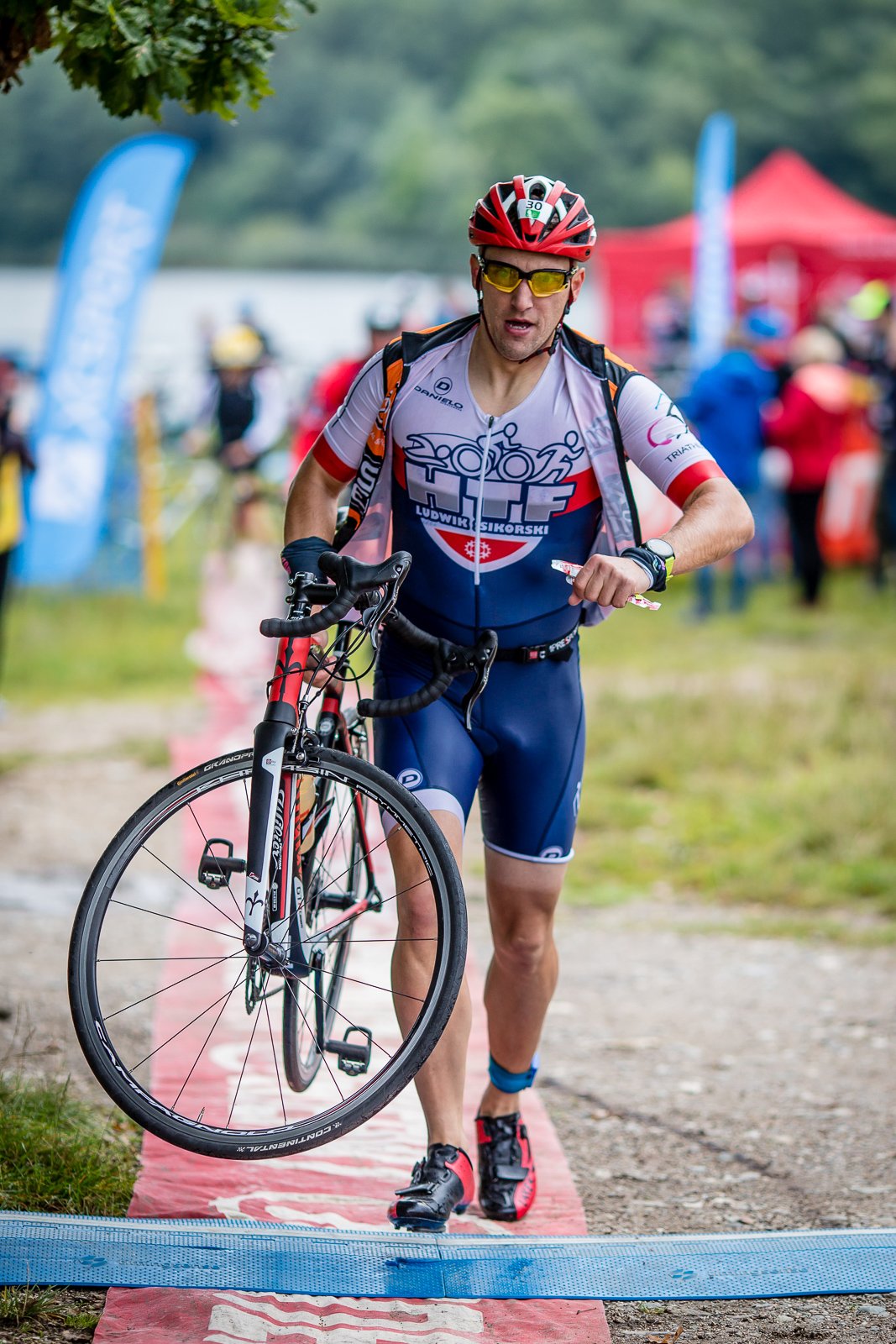 niezwykle-wymagajacy-triathlon-99343