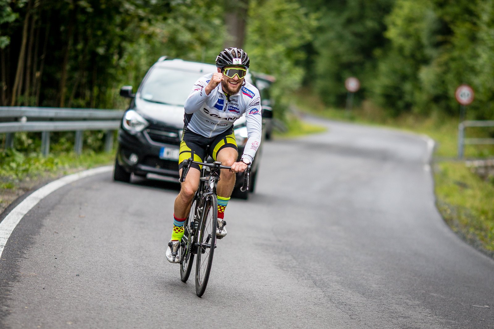 niezwykle-wymagajacy-triathlon-99343