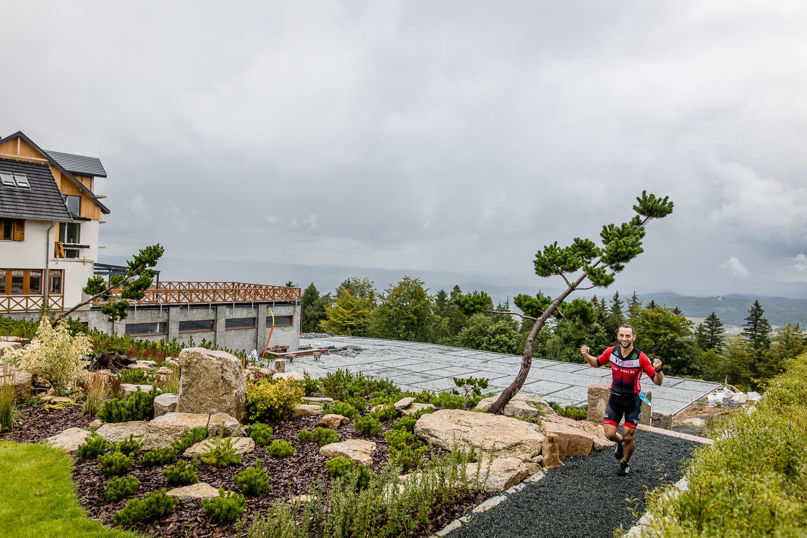 niezwykle-wymagajacy-triathlon-99343