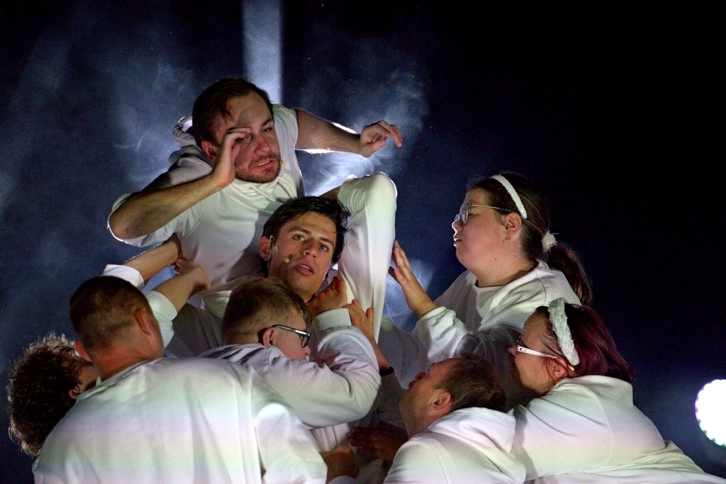 niezwyky-spektakl-i-koncert-99372
