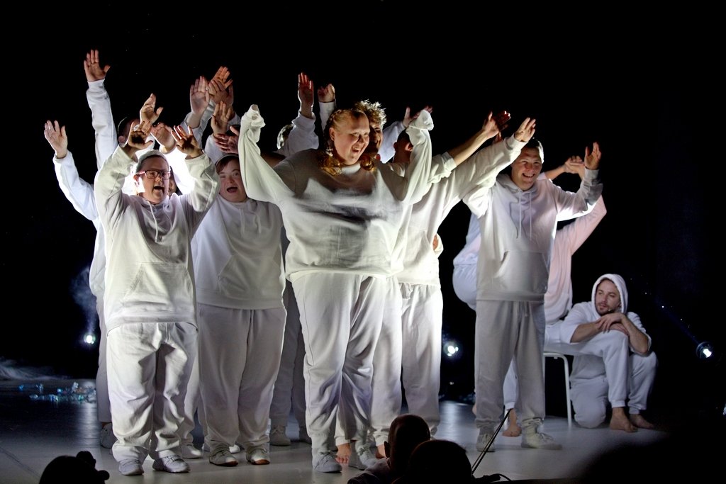 niezwyky-spektakl-i-koncert-99372