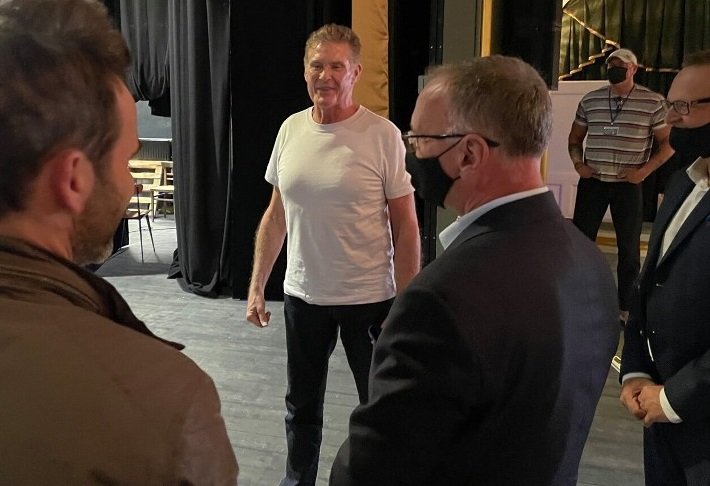 hasselhoff-zakonczy-zdjecia-w-teatrze-norwida-99427