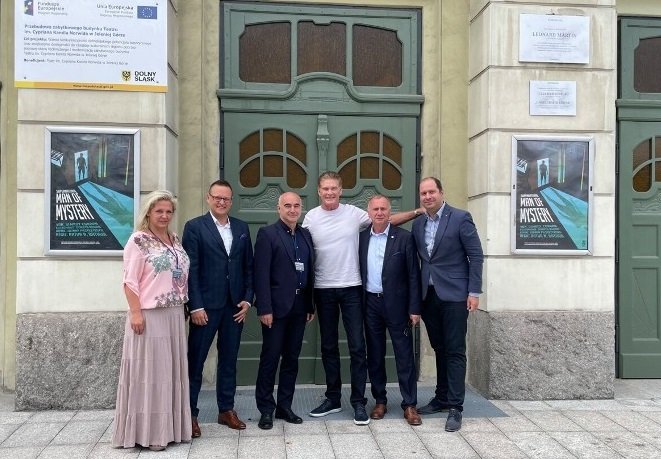 hasselhoff-zakonczy-zdjecia-w-teatrze-norwida-99427