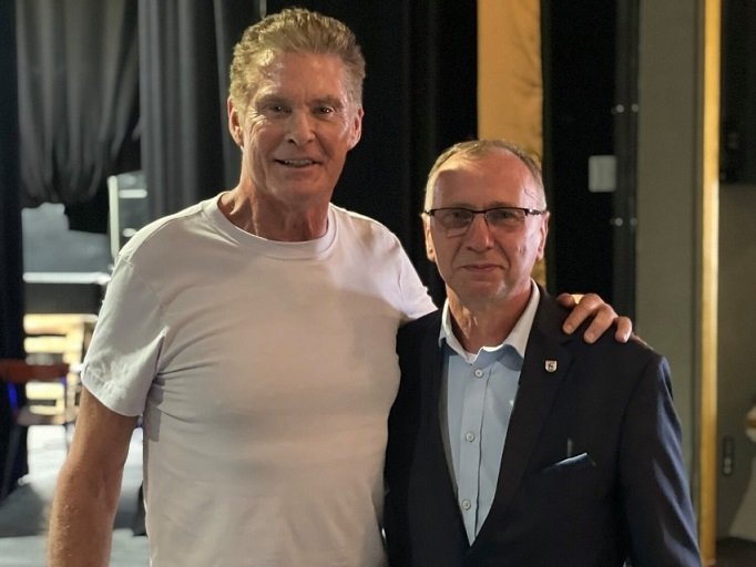 hasselhoff-zakonczy-zdjecia-w-teatrze-norwida-99427