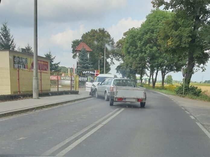 zderzenie-dwoch-pojazdow-99597
