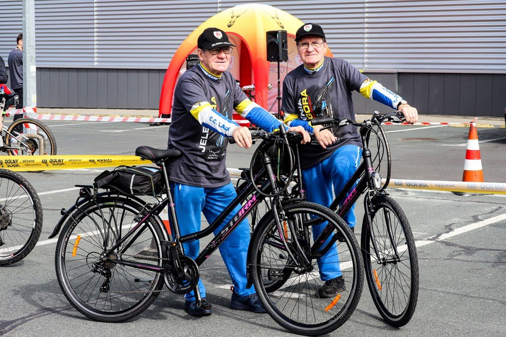 na-rowerach-podziekowali-mai-woszczowskiej-99899