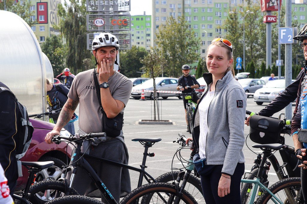 na-rowerach-podziekowali-mai-woszczowskiej-99899