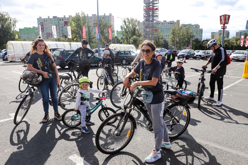 na-rowerach-podziekowali-mai-woszczowskiej-99899