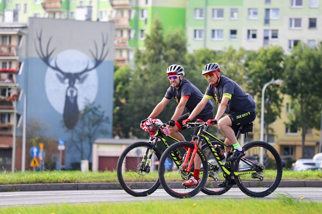 na-rowerach-podziekowali-mai-woszczowskiej-99899