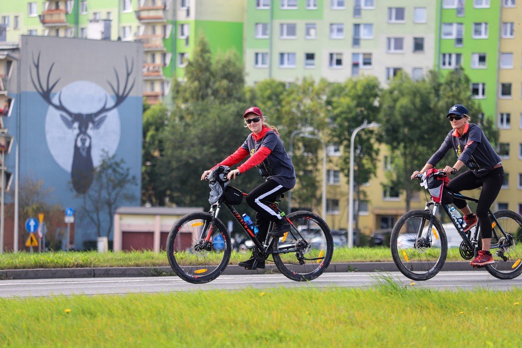 na-rowerach-podziekowali-mai-woszczowskiej-99899